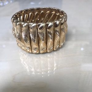 Vintage (circa 40s-50s) Goldtone Stretch Bracelet